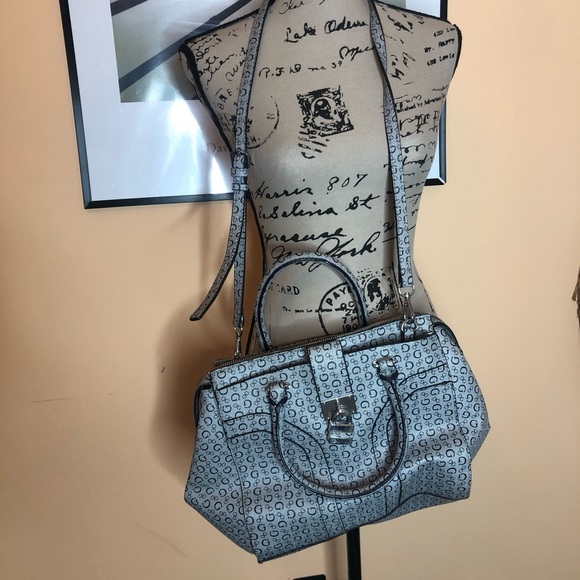 Guess Handbags - 🍁Guess bag